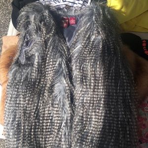 Fur vest
